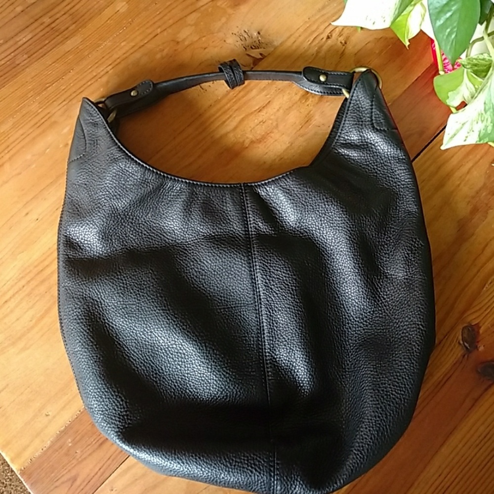 Hobo International black leather purse.